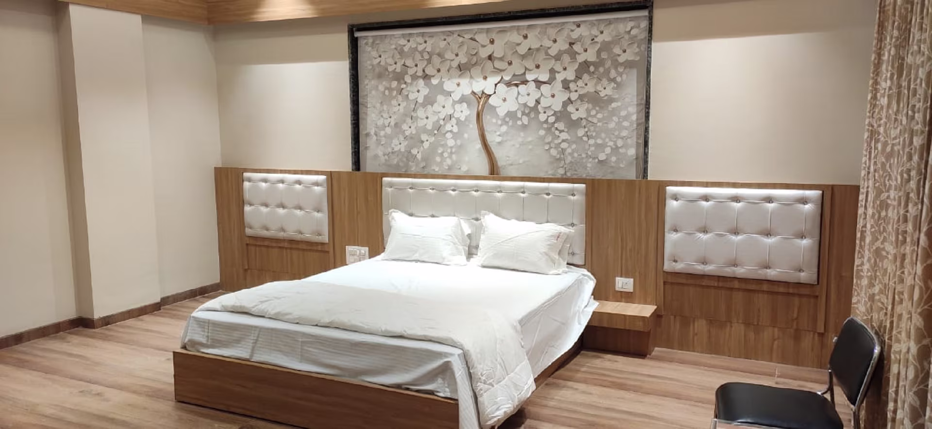 Hotel 9 Coin, Book Shirdi Hotels - EaseMyTrip