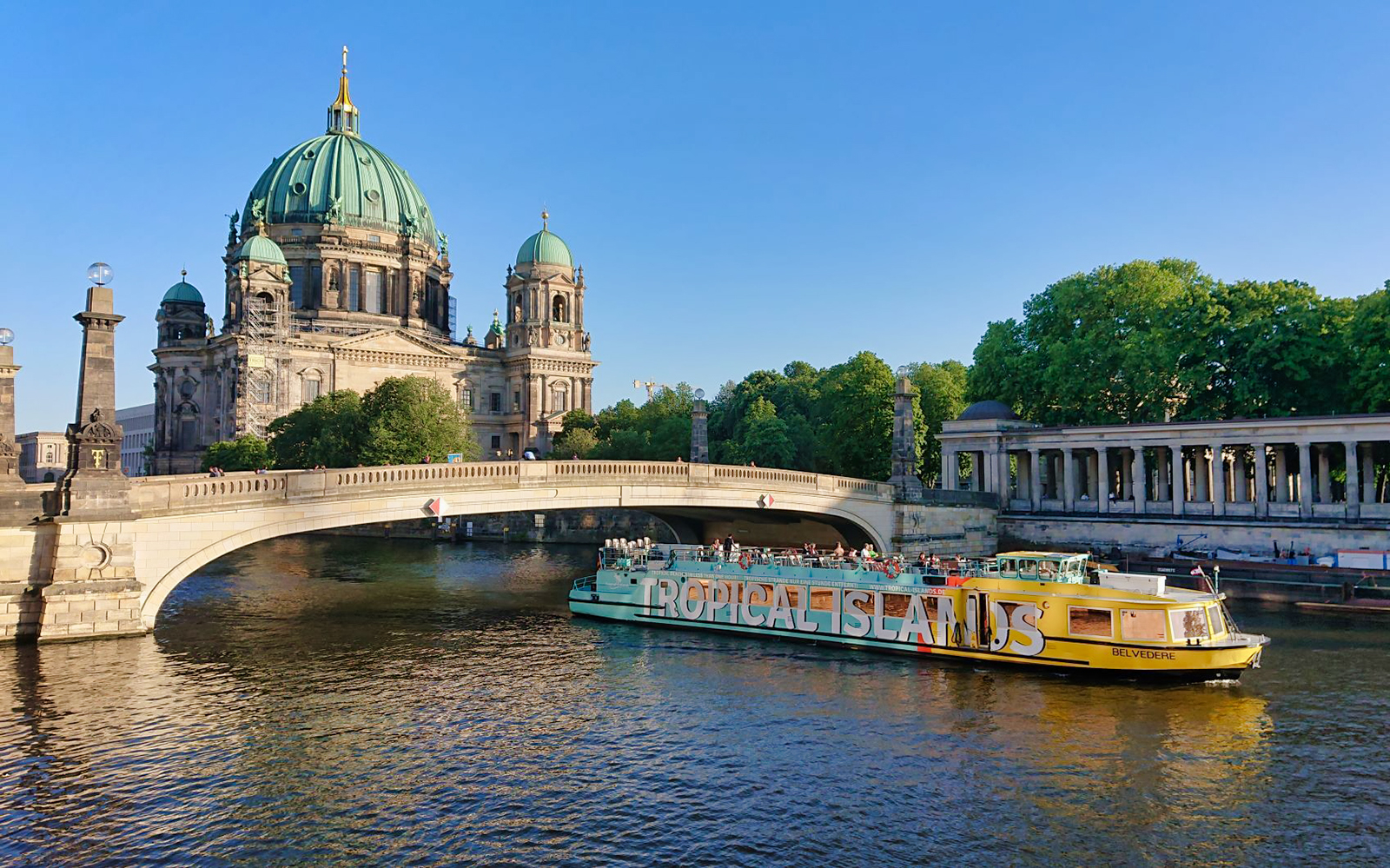 Image of 2.5-Hour East-Side-Tour Sightseeing Cruise in East Berlin