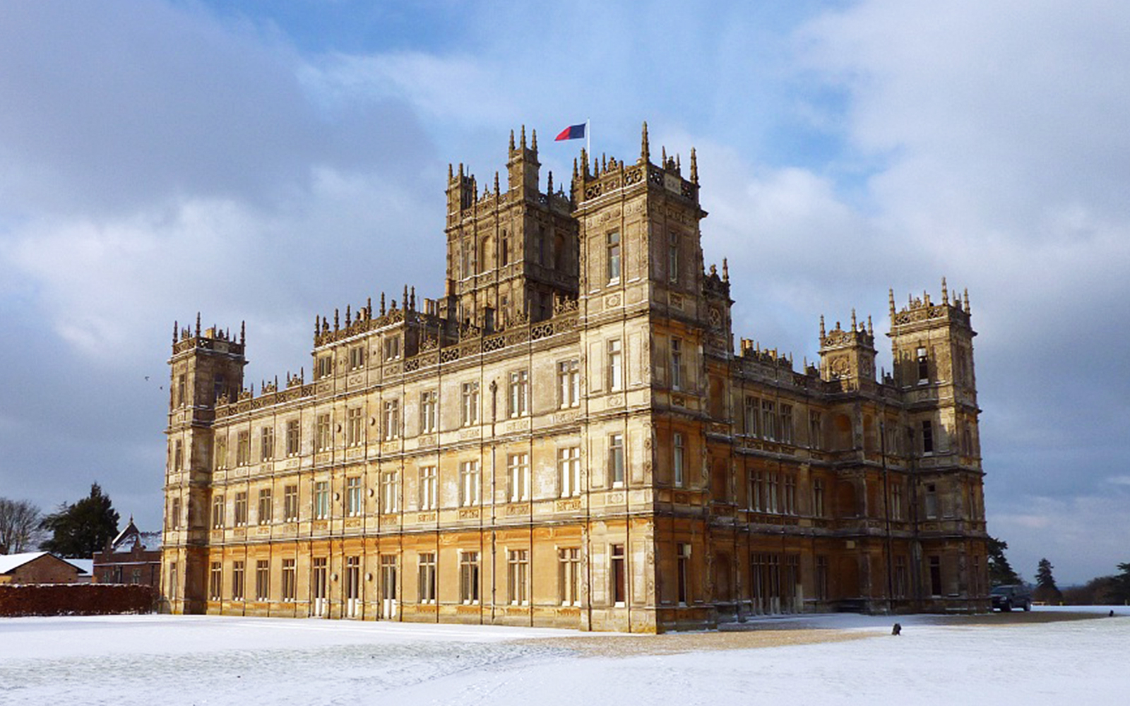 Image of Downton Abbey: Guided Day Tour of Highclere Castle, Oxford & Bampton from London