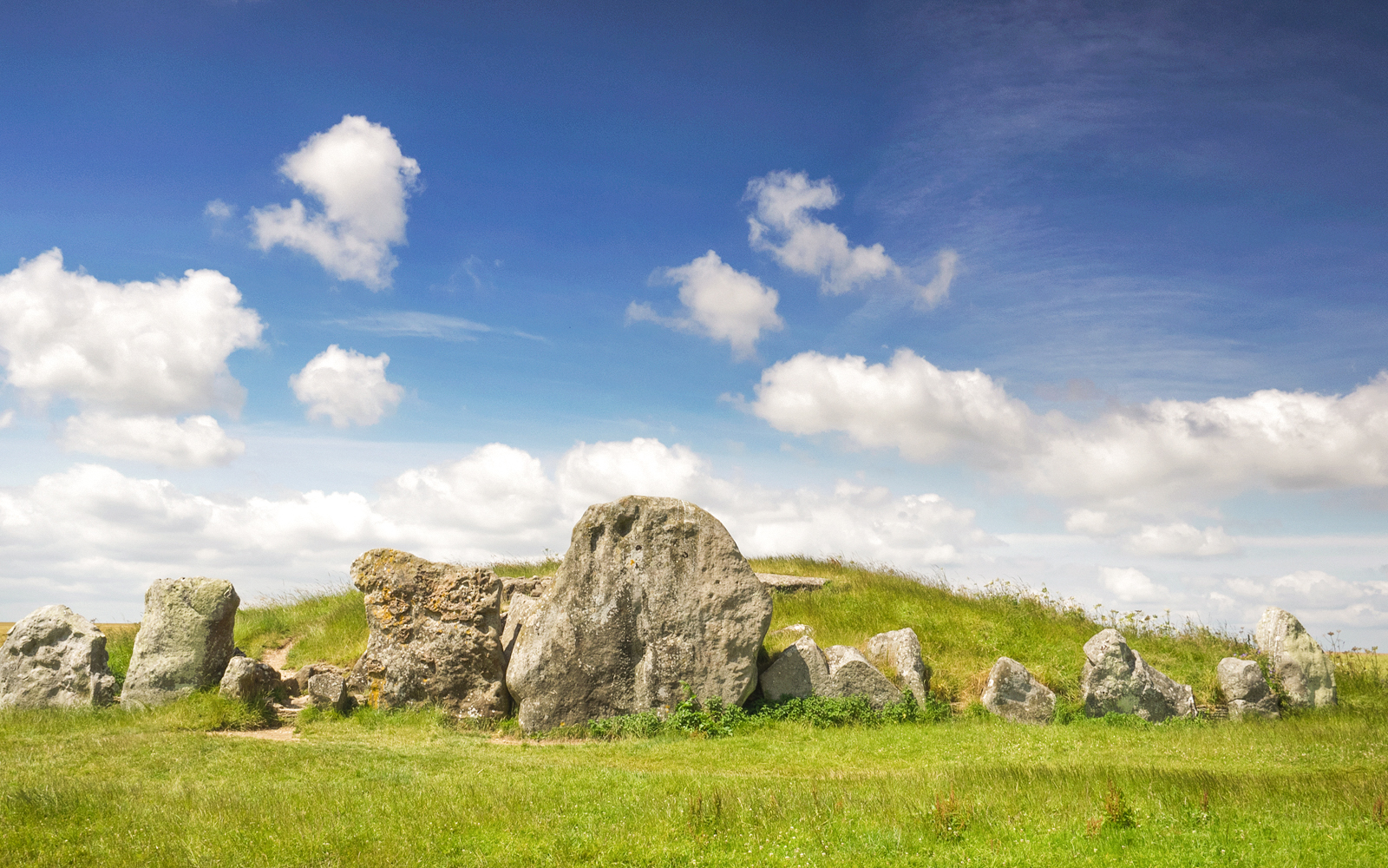 Image of Full-Day Guided Tour of Stonehenge & Avebury from London