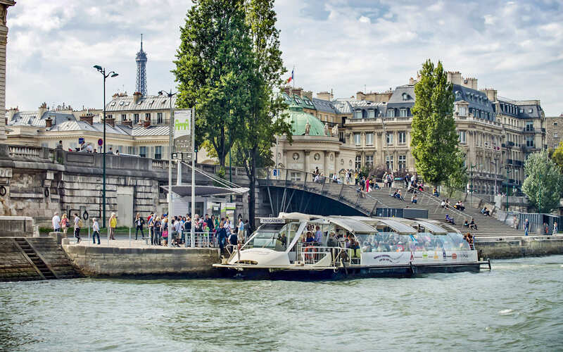 Image of Batobus: 24/48-Hour Hop-On Hop-Off Seine River Cruise Tour of Paris
