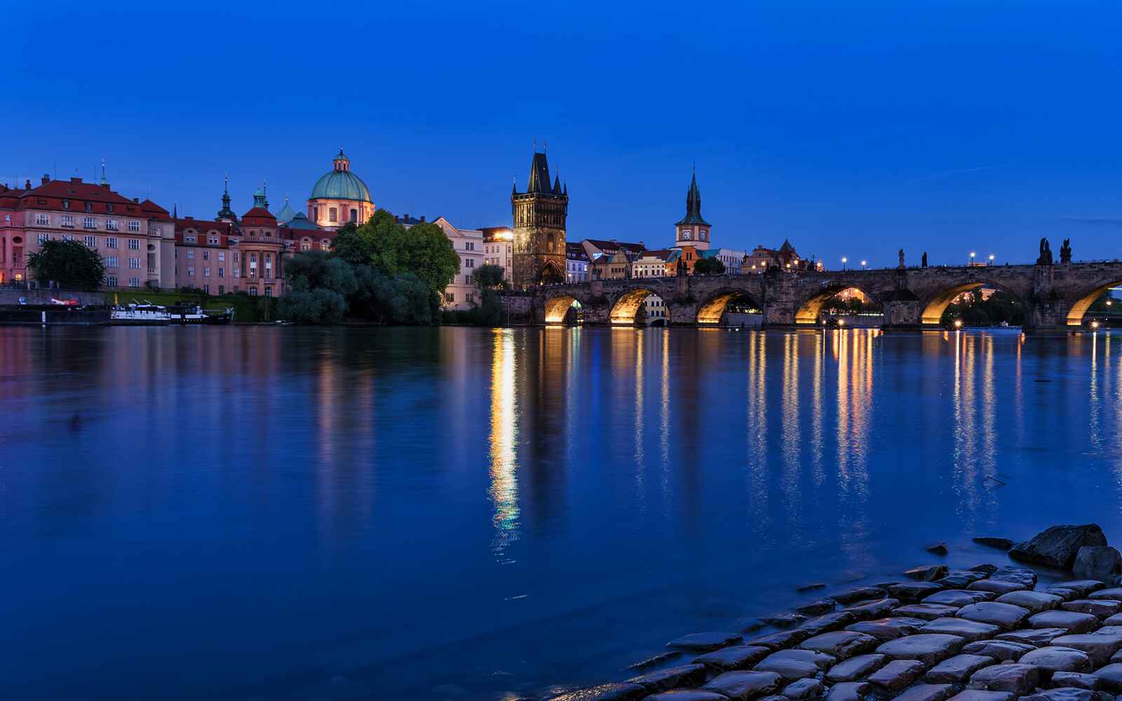 Image of 3-Hour Guided Walking Tour of Prague with a Drink & Transfers