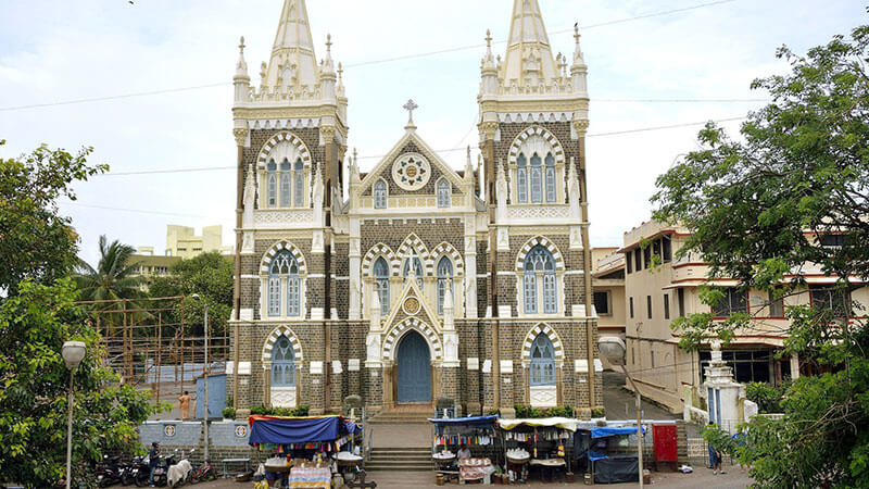 Take a spiritual tour to Mumbai, Visit Temple, Mosque & Churches