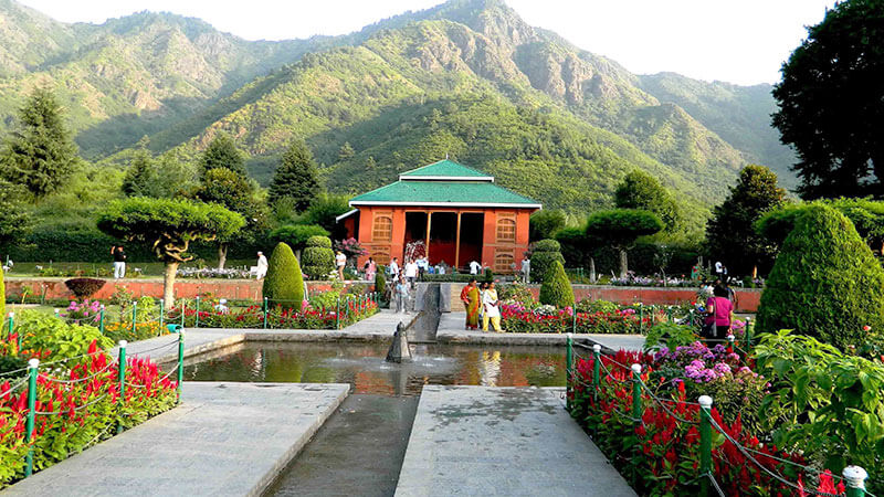 mughal gardens in kashmir