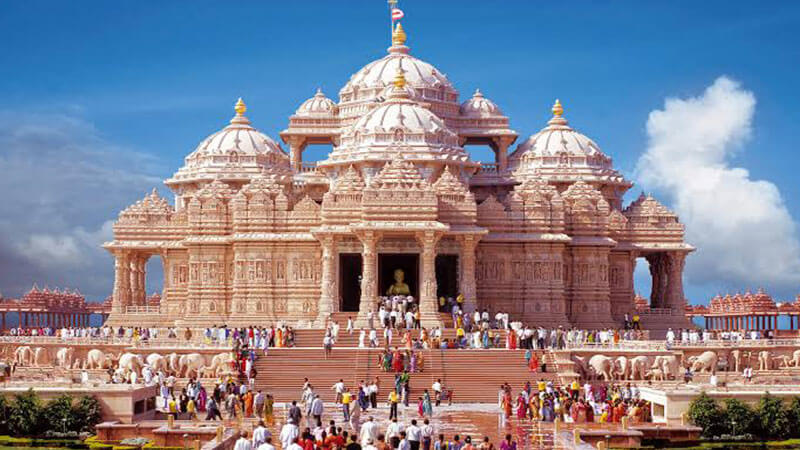 akshardham temple delhi night