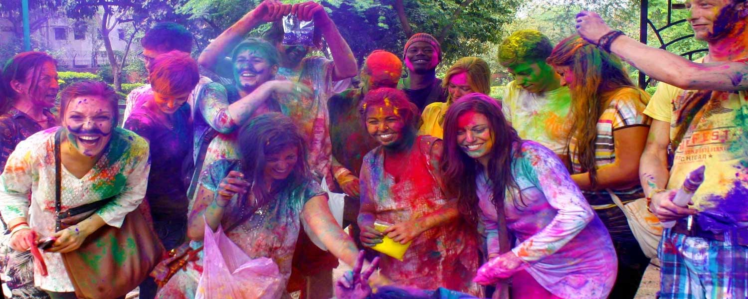 best place to celebrate holi in mumbai