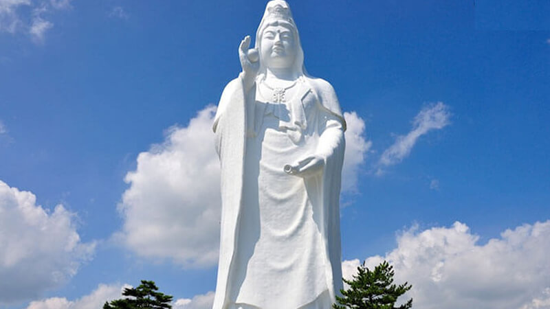 10 of the Tallest Statues of the World: Highest Statues on Earth