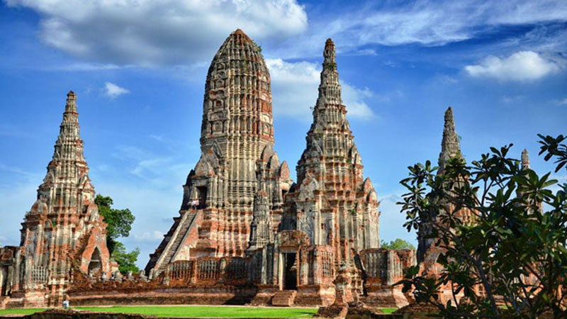 Visit 10 Most Incredible Temples In Thailand