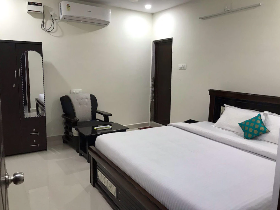 Sri Kamakshi Bhavan,,3 star