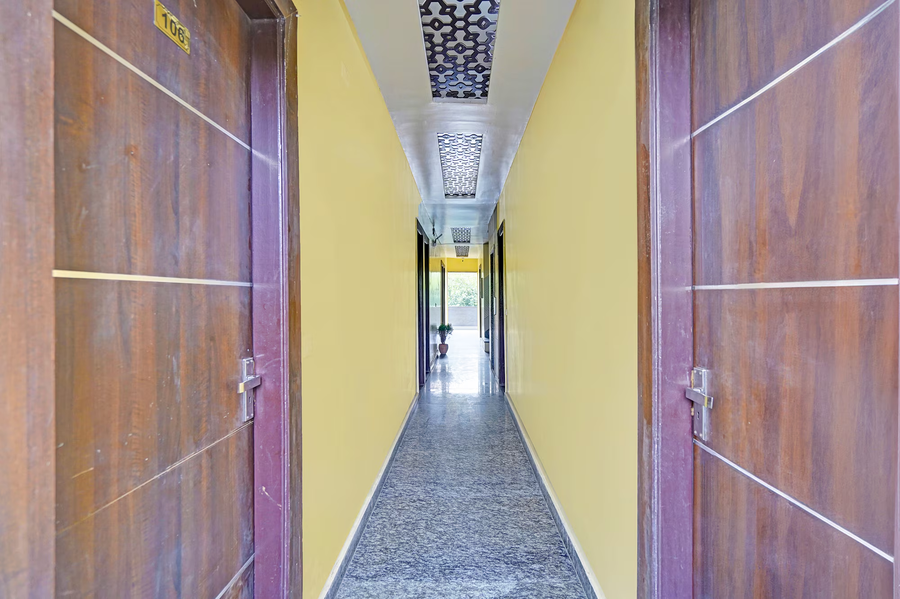 Fabhotel Moonlit,Gautam Buddha Nagar,3 star