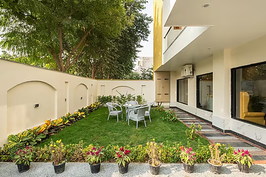 lime tree hotel and apartments noida sector 51