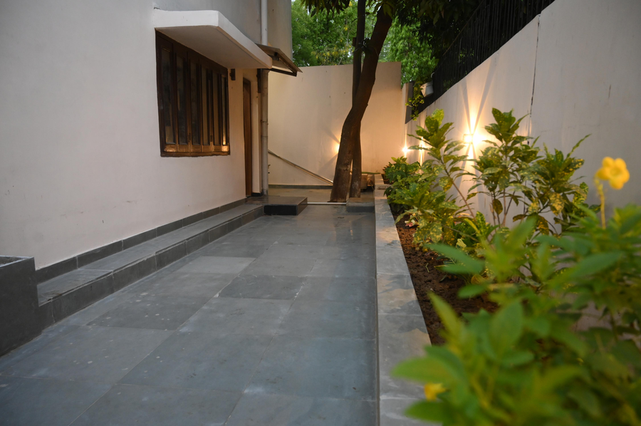 The Golden Villa,,3 star