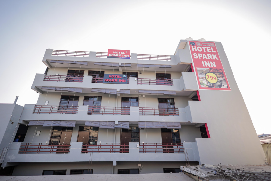 hotel spark inn near motherhood hospital