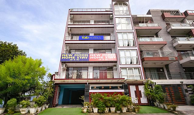 Fabhotel The New Moon,Dwarka Sector 13 Metro,3 star