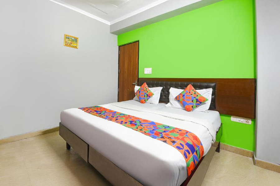 Via Elite Stay,,3 star