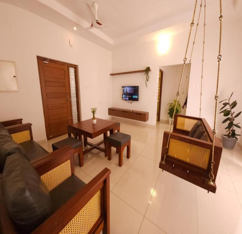 Thulasi Avenue,,2 star