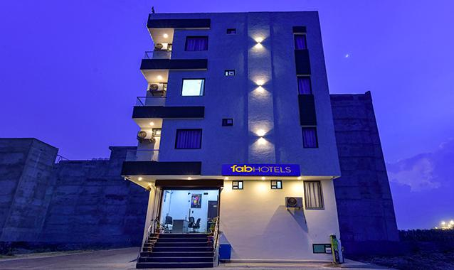 fabhotel avondale