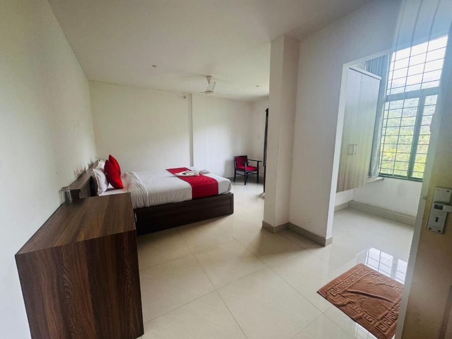Lumino Moon Way,,3 star
