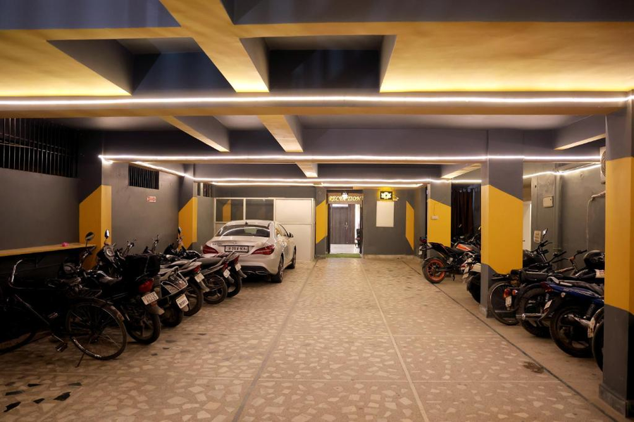 The Arl Hotels & Banquets,,4 star