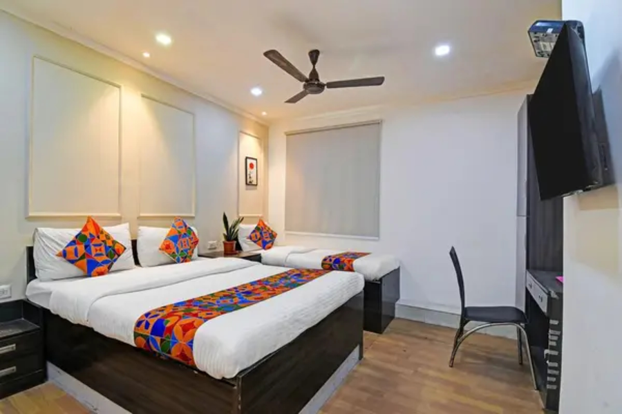 Fabhotel Demattrie Budget,15K, Mirza Ghalib Street, 4Th Floor, Park Street, Kolkata 700016,3 star