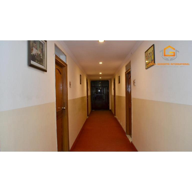Hotel Gangotri International,,2 star