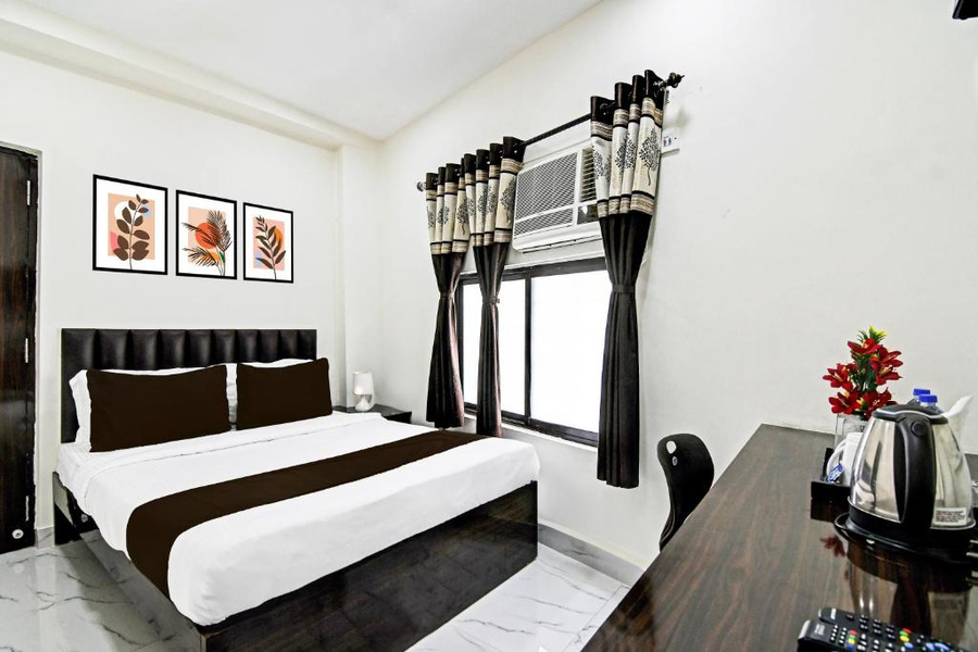 Super Collection O Park Street Metro Station Formerly Park Platinum,,3 star