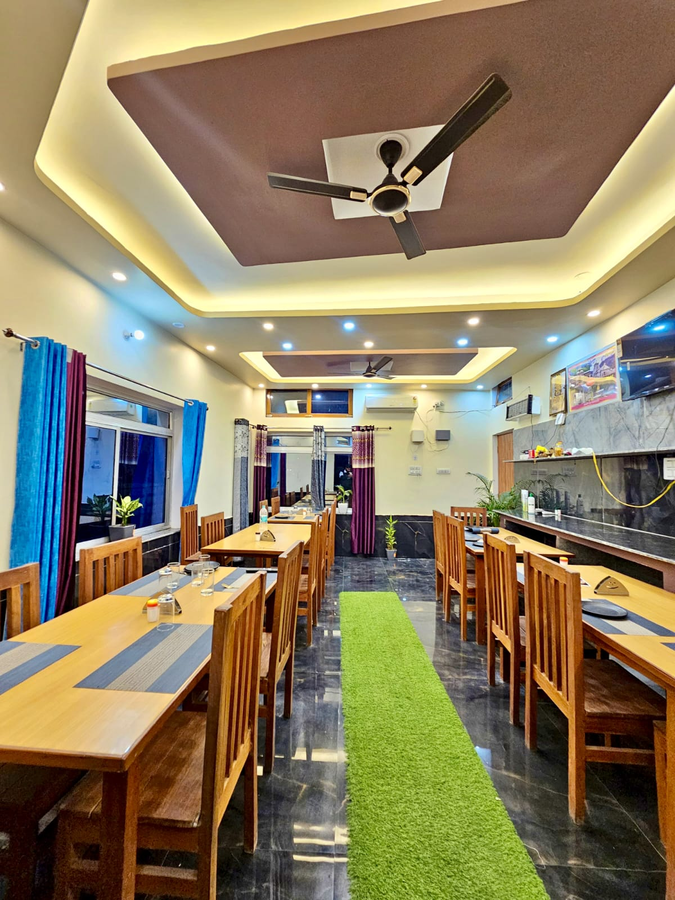 Hotel Geetanjali Palace,,3 star
