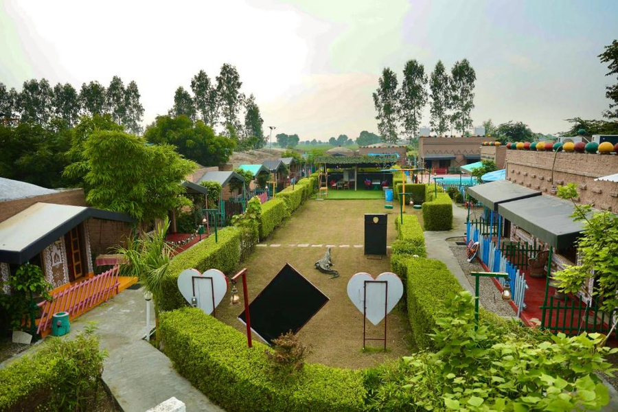 Mera Gaon Mera Desh Resort,,3 star