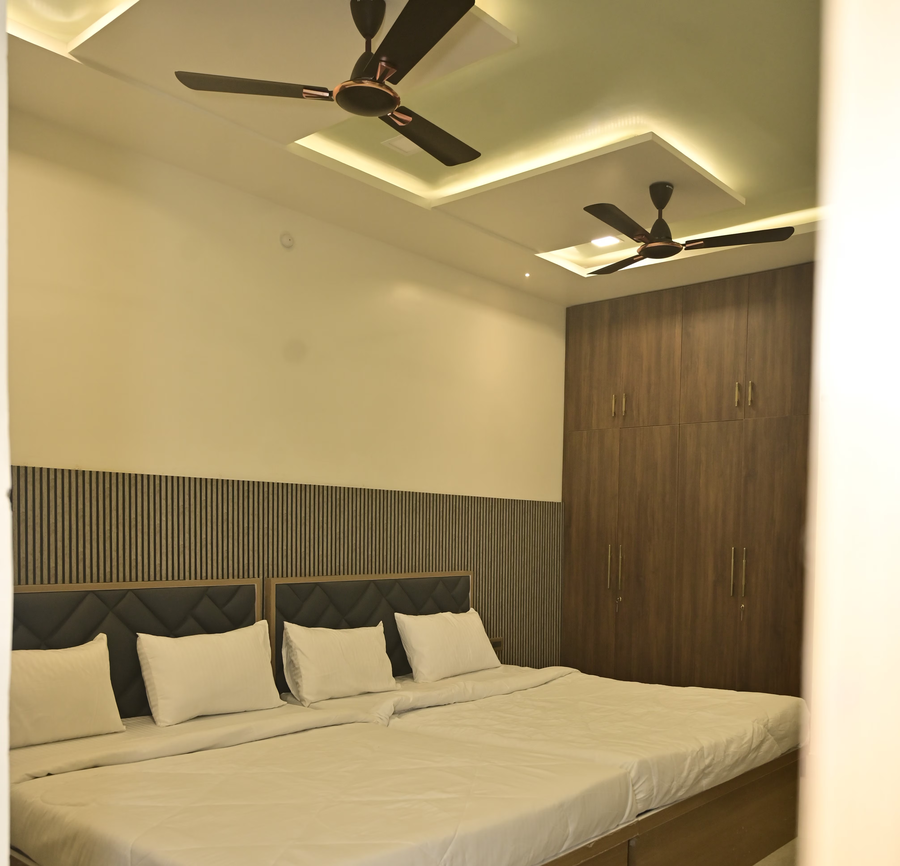 Hotel Green Crystal,,2 star