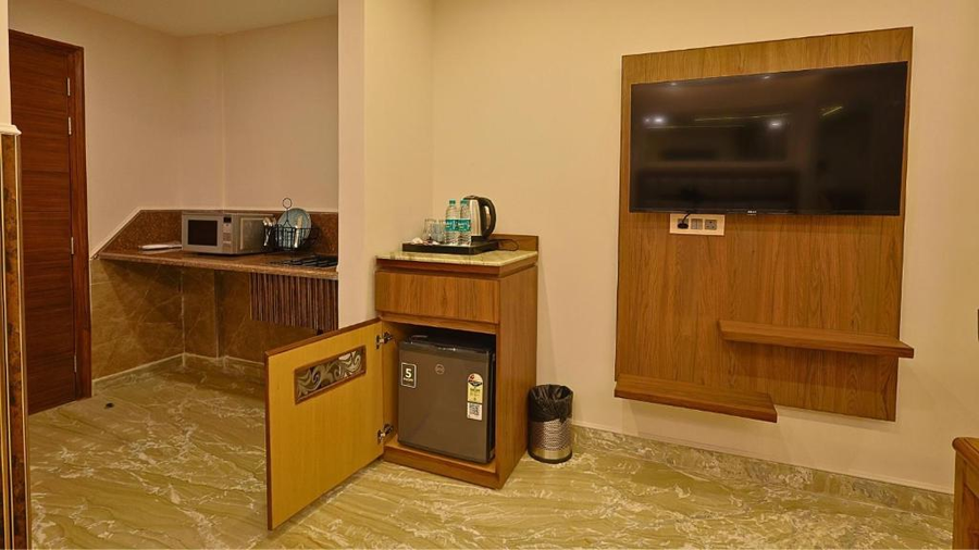 Flxho Horizon One - Luxury Hotel & Residences Golf Course Road, 2 Min From 42-43 Metro Station,,3 star