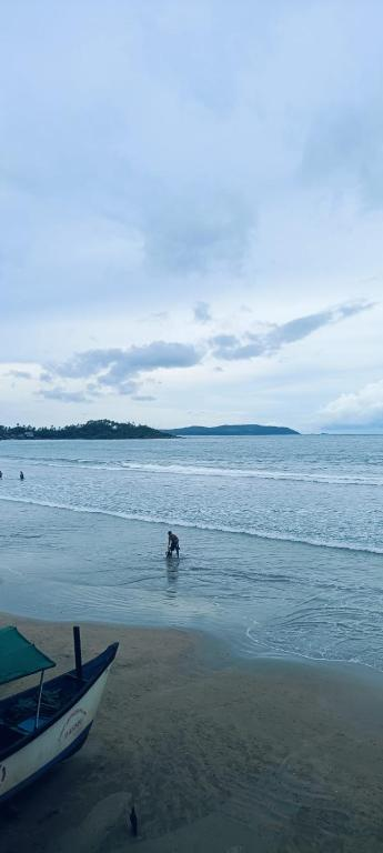 Lira Beach Place,,3 star