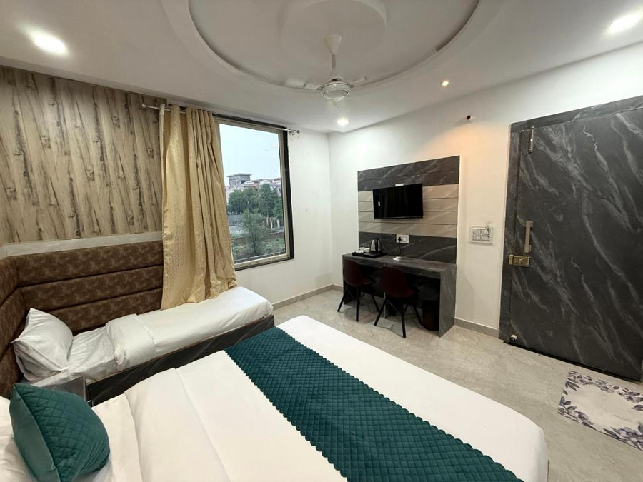 The Grand Luxury Stay Hotel,,3 star