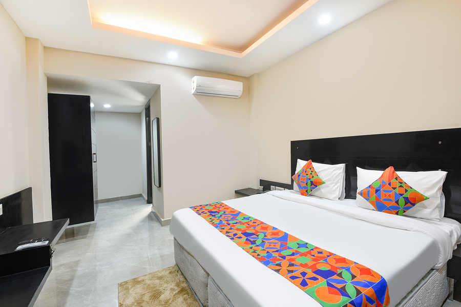 Fabhotel Giriraj Hospitality,House No-Ma-69, Maulsary Avenue, Dlf City Phase-3, Dlf Phase Iii, Gurgaon 122010,3 star