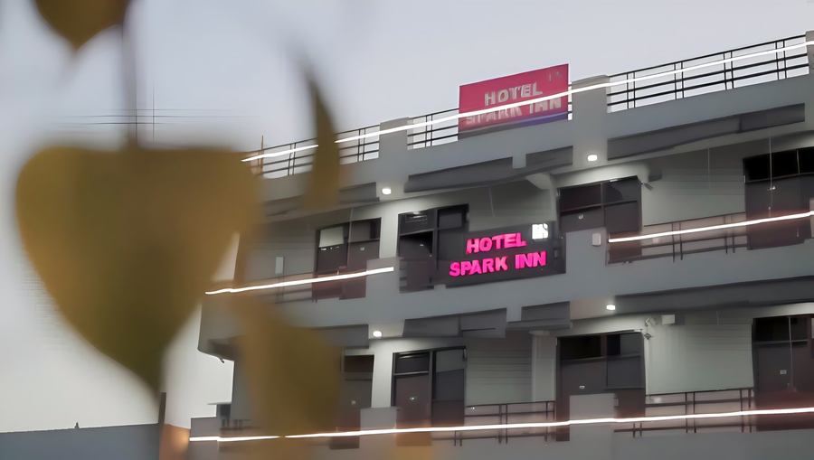 hotel spark inn near motherhood hospital