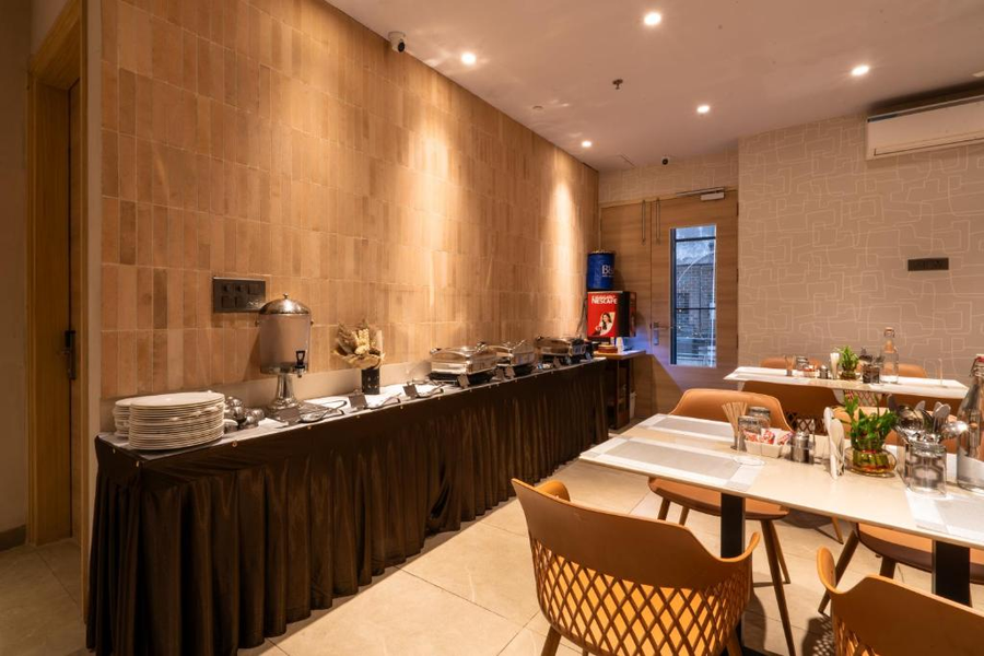 Bluestone Prime By The Cosy Hotels , Nehru Place,Block C, Cc-29, Opp. Paras Cinema, Block G, Nehru Enclave, Kalkaji, New Delhi, Delhi 110019,4 star