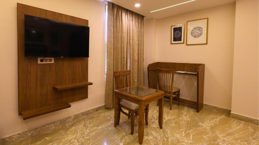 Flxho Horizon One - Luxury Hotel & Residences Golf Course Road, 2 Min From 42-43 Metro Station,,3 star