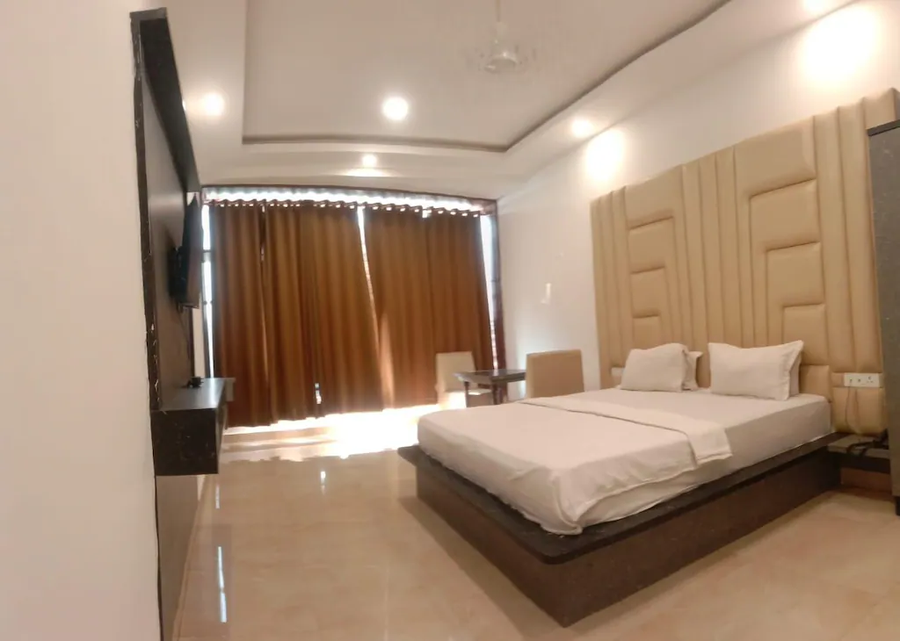 hotel the royal crown