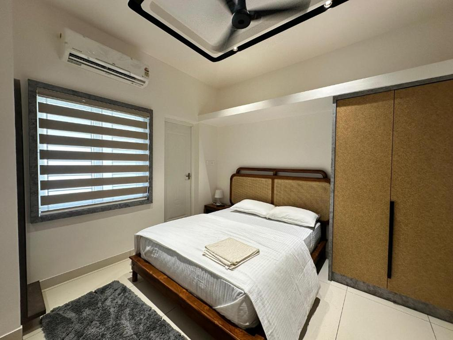 Thulasi Avenue,,2 star