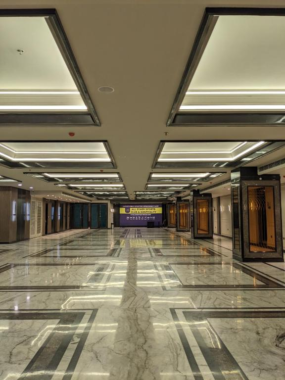 All Starr Club,,3 star