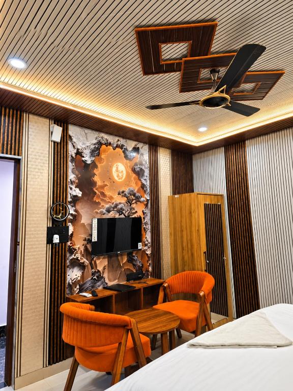 Hotel Ayansh,Sports College Road, Karim Nagar, Chargawa, Gorakhpur, Uttar Pradesh – 273007,3 star