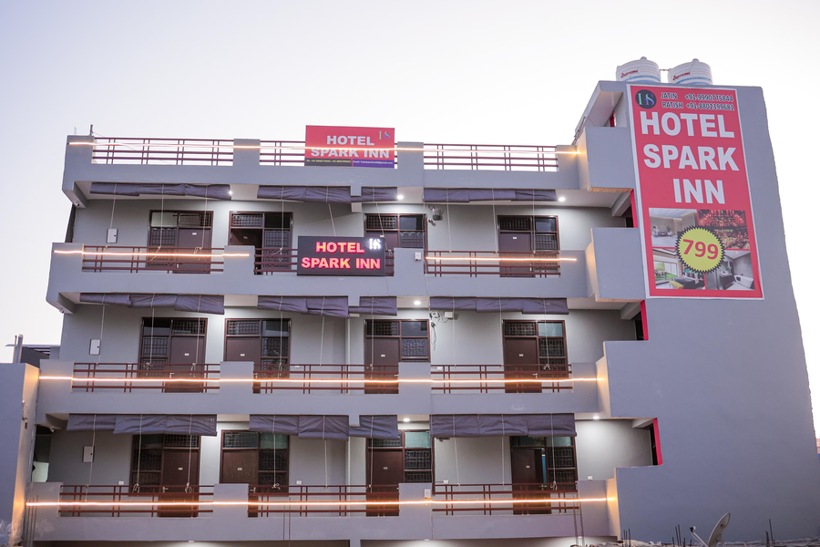 hotel spark inn near motherhood hospital