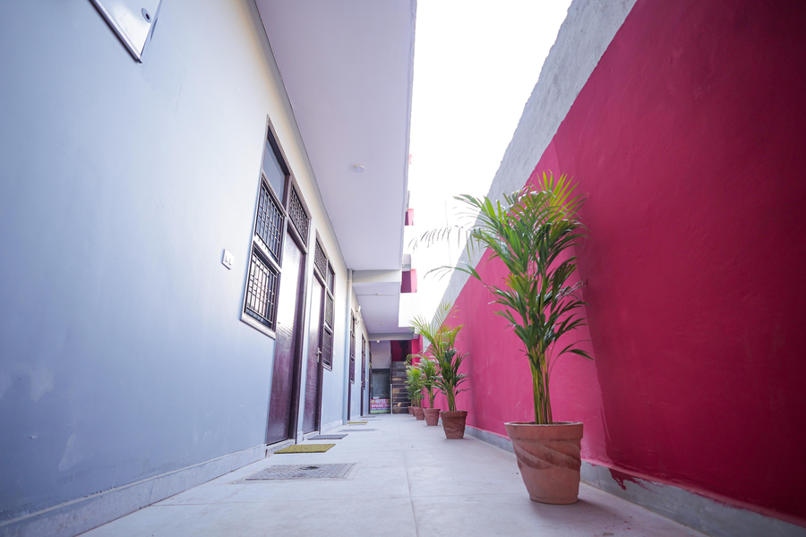 hotel spark inn near motherhood hospital