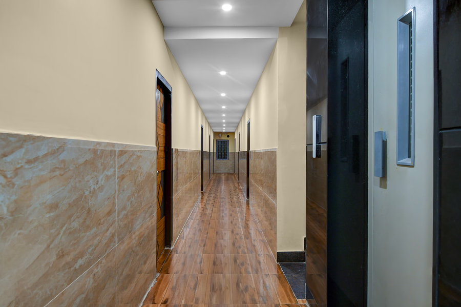 fabhotel star light b