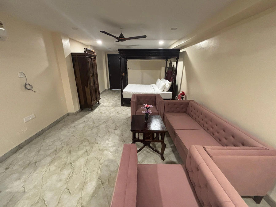 Rajmahal Hotel And Resort,,3 star