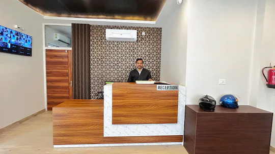 La Vista Residency,Laxman Jhula,3 star