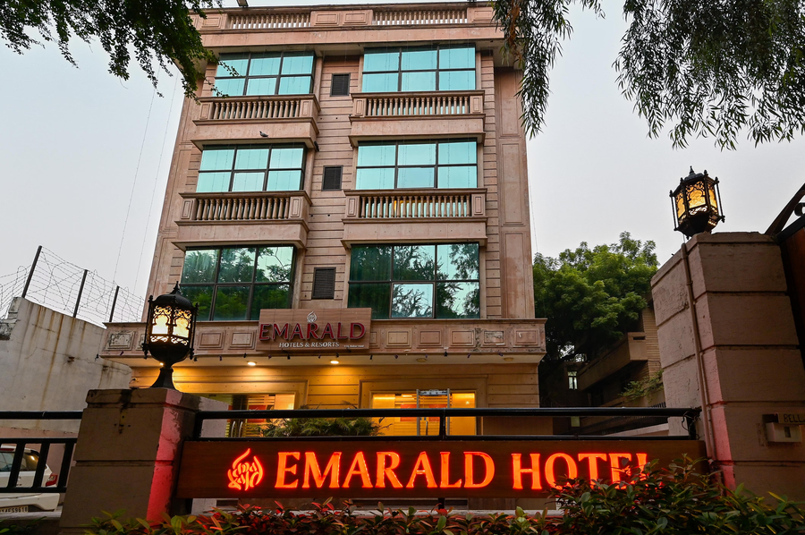 emarald hotel