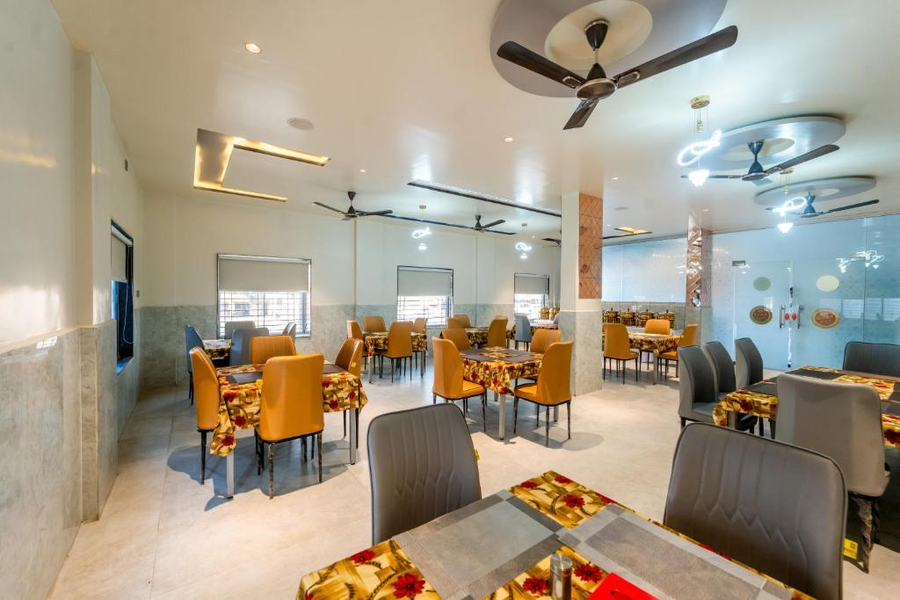 Treebo Maharaja,,3 star