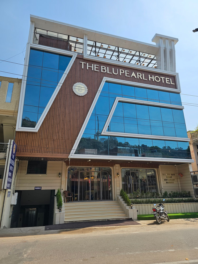The Blu Pearl,Lashkar,3 star