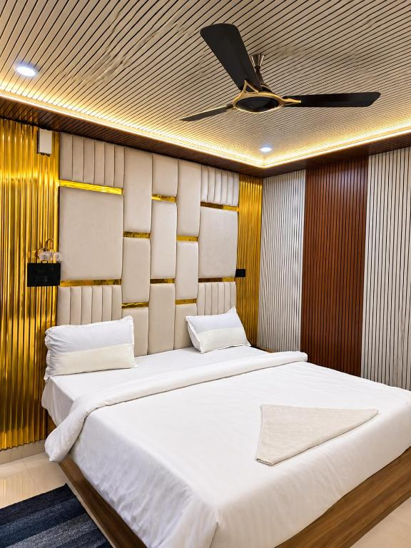Hotel Ayansh,Sports College Road, Karim Nagar, Chargawa, Gorakhpur, Uttar Pradesh – 273007,3 star