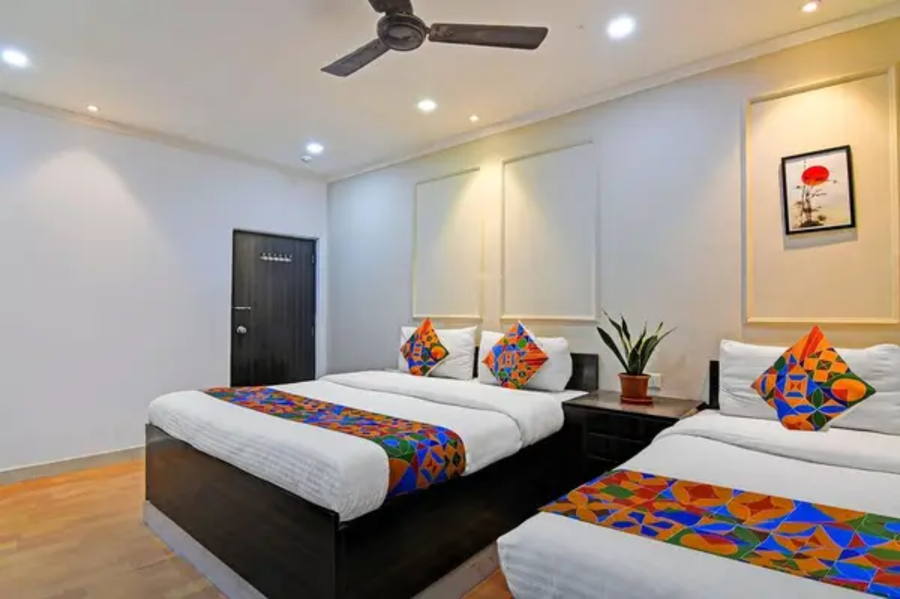 Fabhotel Demattrie Budget,15K, Mirza Ghalib Street, 4Th Floor, Park Street, Kolkata 700016,3 star